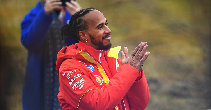 https://scuderiafans.com/wp-content/uploads/2025/01/lewis-hamilton-2.png